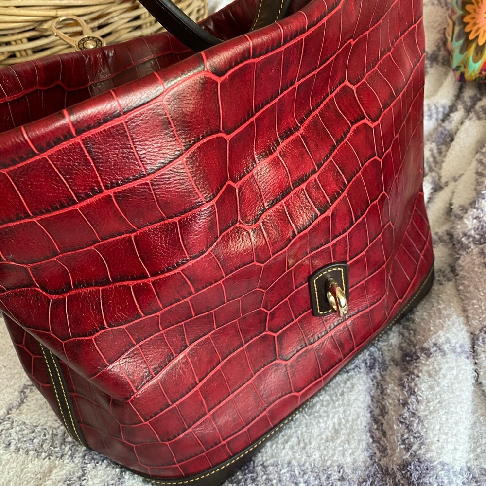 Dooney & Bourke set - Picture 2 of 8